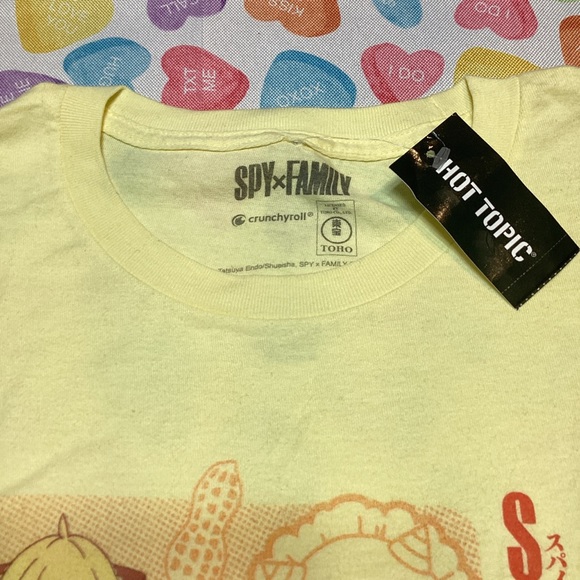 Sky Family Men’s Yellow Crew Neck TShirt Short Sleeve with Spy Family Cartoon - Picture 3 of 3